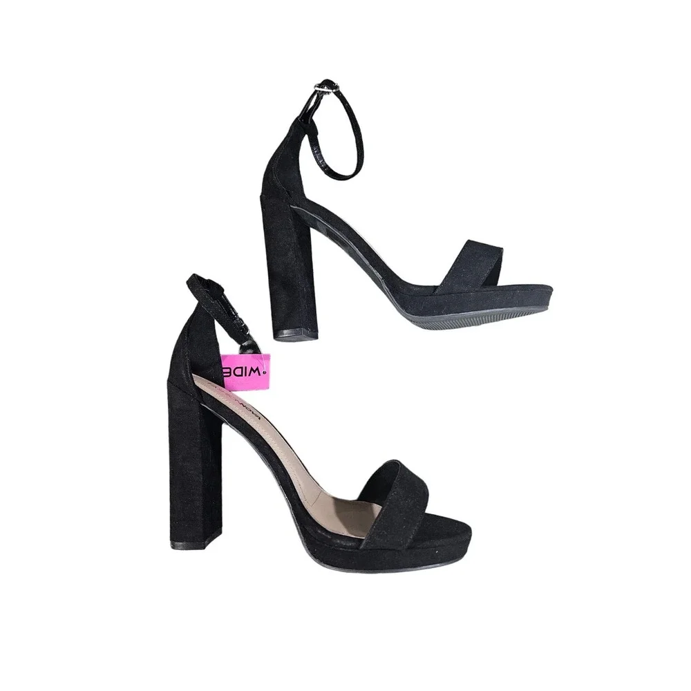 NWT Fashion nova wide pump size 8 black heels